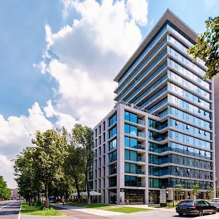 Platinium House & Basen-sauna Centrum *