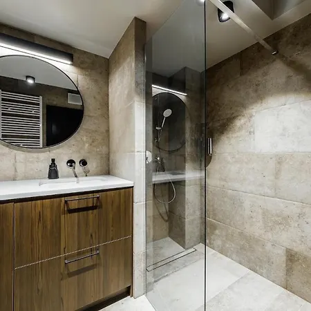 Platinium House & Basen-sauna Centrum דירה *